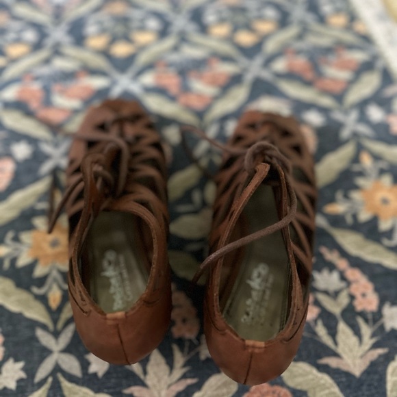 Coach and four CUTOUT OPEN TOE WEDGE BROWN LACEUP SANDALS SHOES WOMENS 7.5 NWOT - Picture 6 of 6